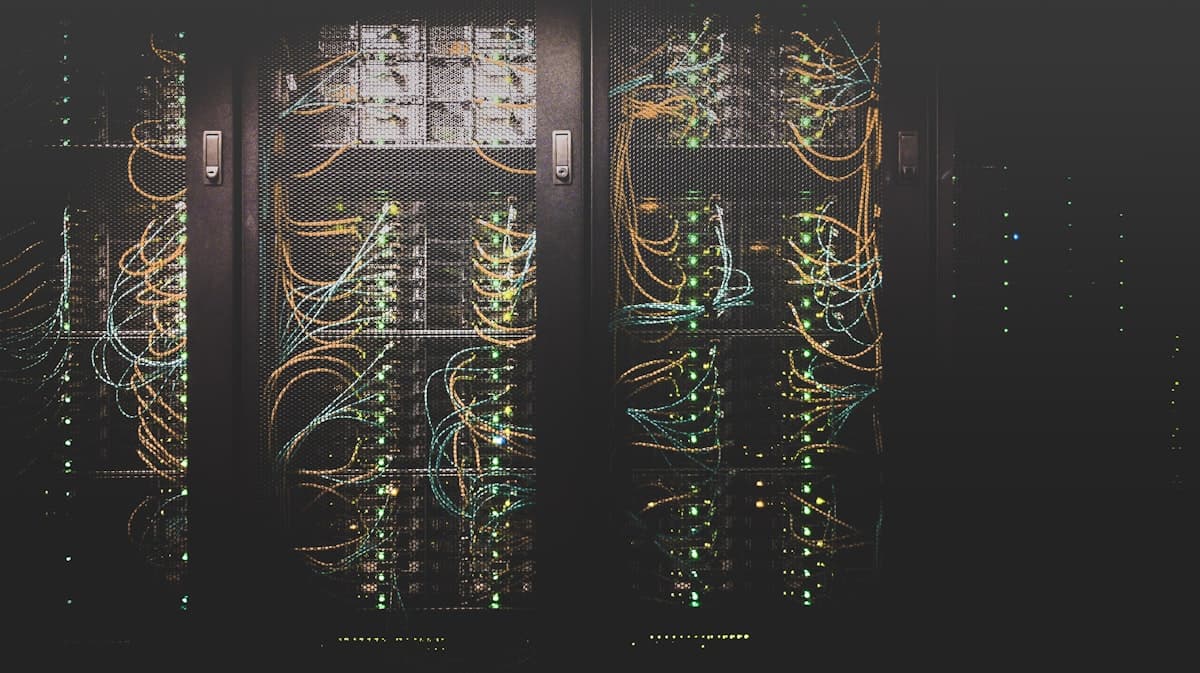 Enterprise data centre network links
